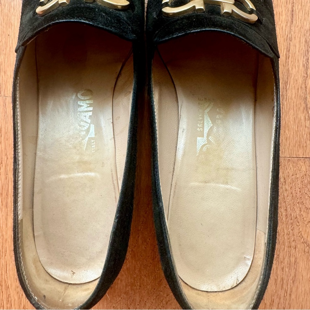 Ferragamo square toed suede loafers with Gancini ornament - Picture 6 of 6
